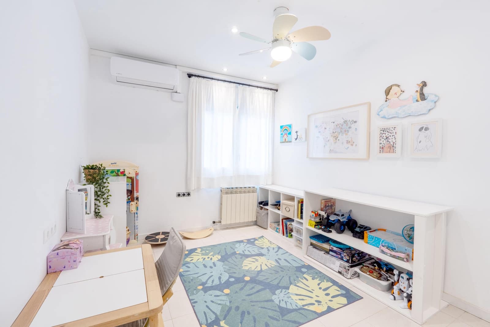 4 sypialnia Dom do wynajęcia w Sant Vicenc de Montalt - 3 400 € (Ref: 9386176)