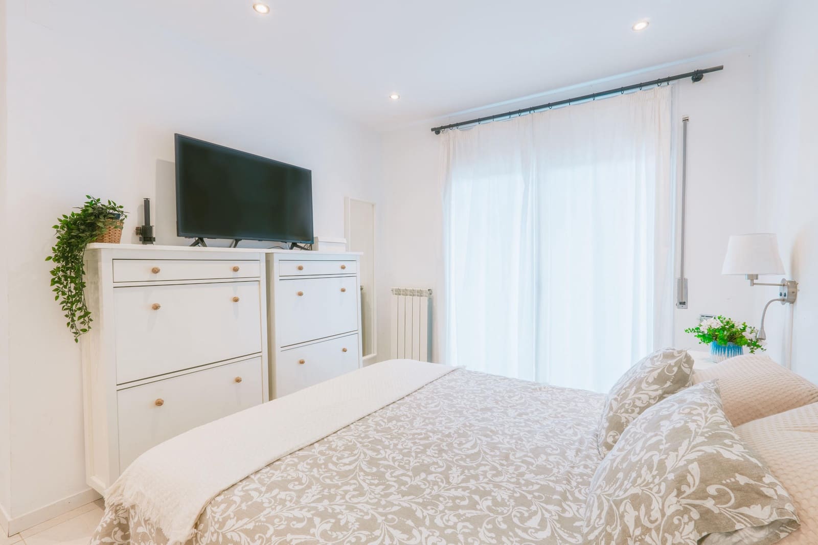 4 sypialnia Dom do wynajęcia w Sant Vicenc de Montalt - 3 400 € (Ref: 9386176)