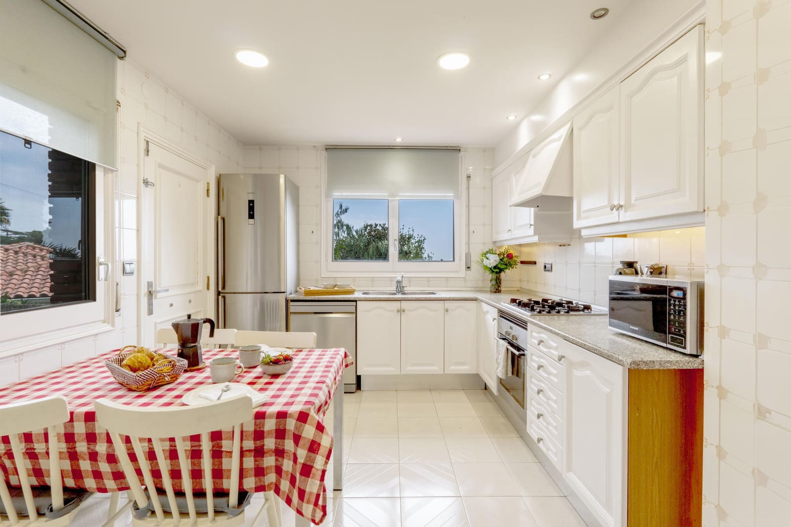 4 sypialnia Dom do wynajęcia w Sant Vicenc de Montalt - 3 400 € (Ref: 9386176)