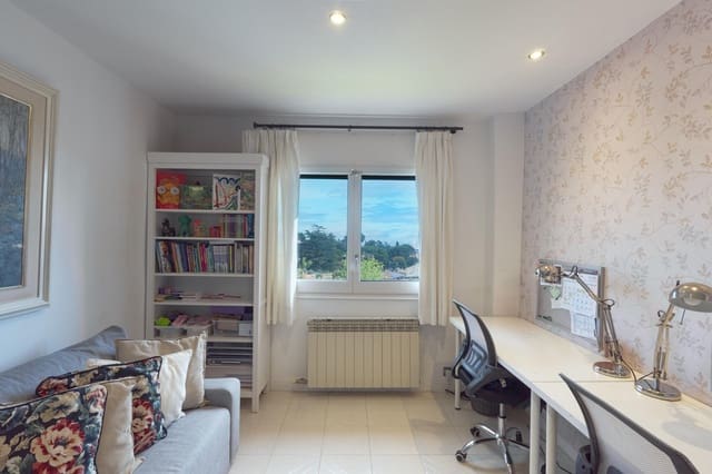 4 bedroom Townhouse for rent in Sant Vicenç de Montalt - € 3,400 (Ref: 9386176)