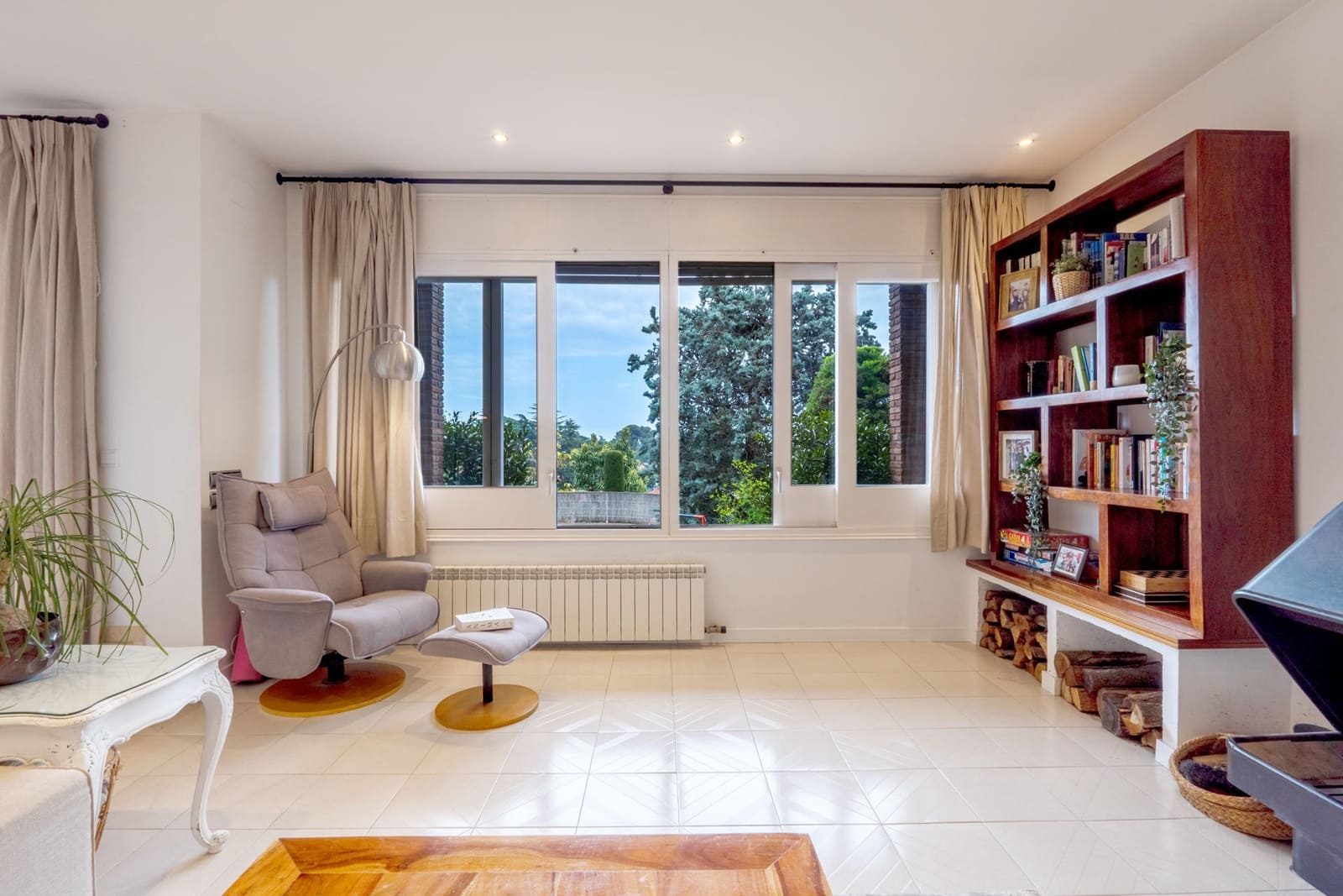 4 sypialnia Dom do wynajęcia w Sant Vicenc de Montalt - 3 400 € (Ref: 9386176)