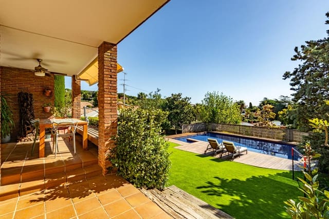 4 bedroom Townhouse for rent in Sant Vicenç de Montalt - € 3,400 (Ref: 9386176)