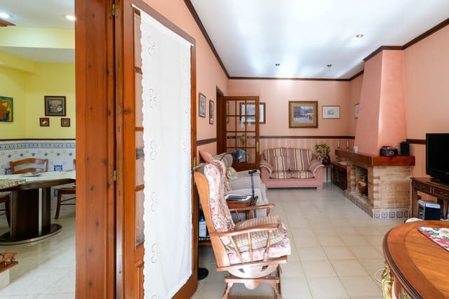 4 bedroom Villa for sale in Mataró with garage - € 690,000 (Ref: 9386464)