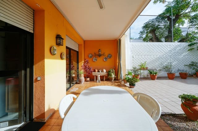 4 bedroom Villa for sale in Mataró with garage - € 690,000 (Ref: 9386464)