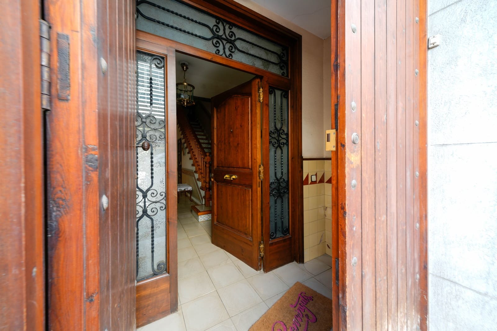 4 makuuhuone Huvila myytävänä paikassa Mataro mukana 
autotalli - 690 000 € (Ref: 9386464)