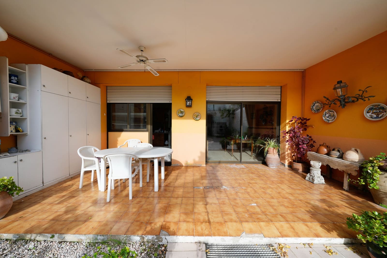 4 makuuhuone Huvila myytävänä paikassa Mataro mukana 
autotalli - 690 000 € (Ref: 9386464)