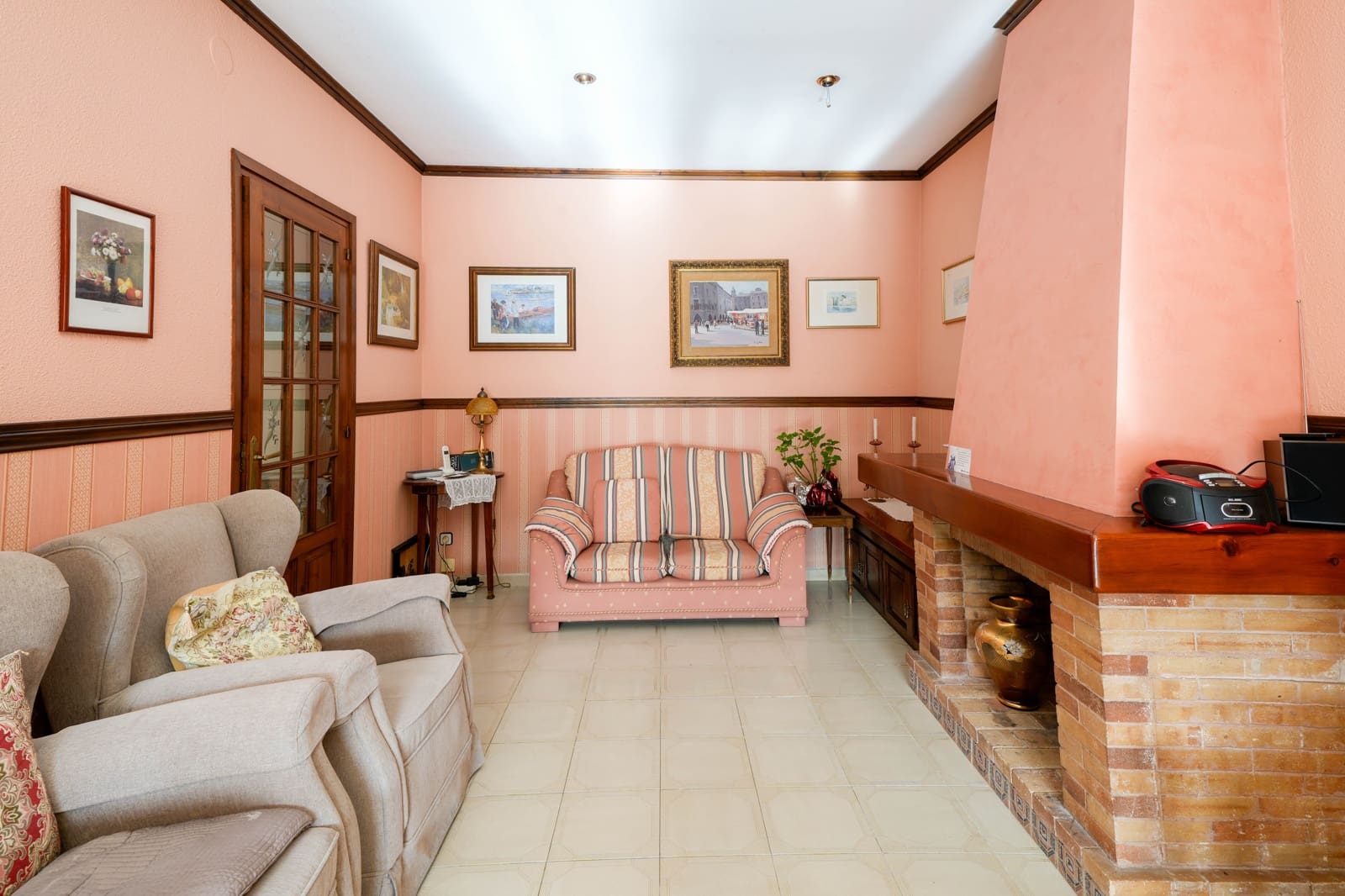 4 makuuhuone Huvila myytävänä paikassa Mataro mukana 
autotalli - 690 000 € (Ref: 9386464)