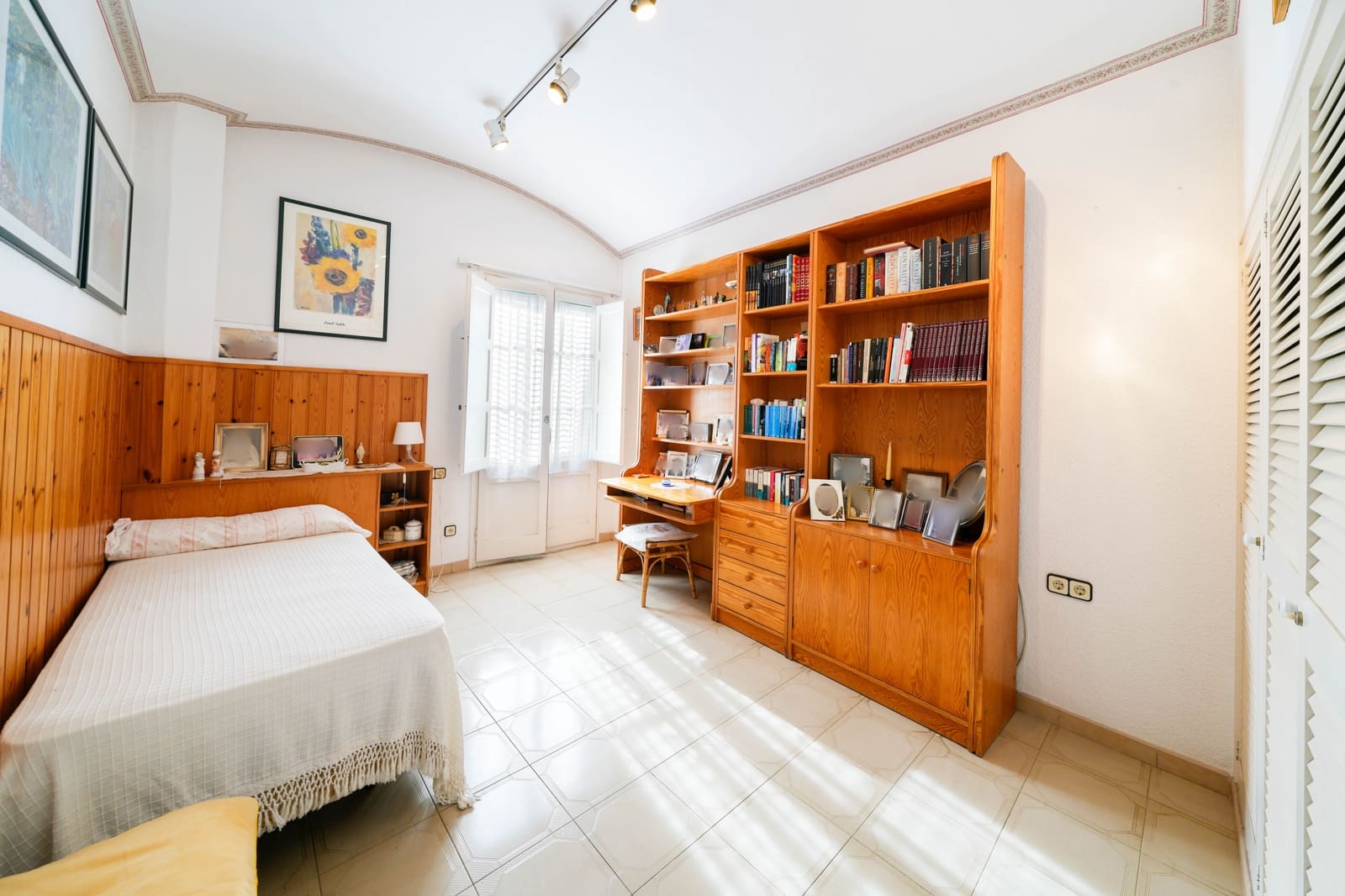 4 makuuhuone Huvila myytävänä paikassa Mataro mukana 
autotalli - 690 000 € (Ref: 9386464)