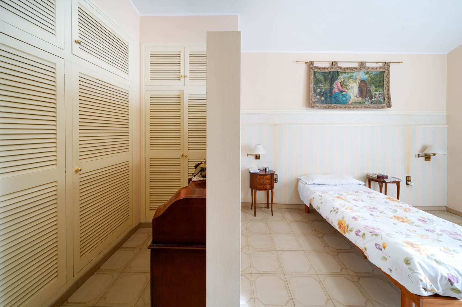 4 makuuhuone Huvila myytävänä paikassa Mataro mukana 
autotalli - 690 000 € (Ref: 9386464)