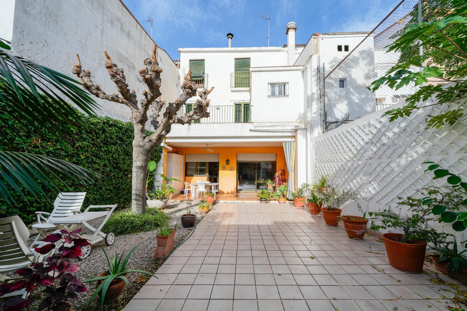 4 makuuhuone Huvila myytävänä paikassa Mataro mukana 
autotalli - 690 000 € (Ref: 9386464)