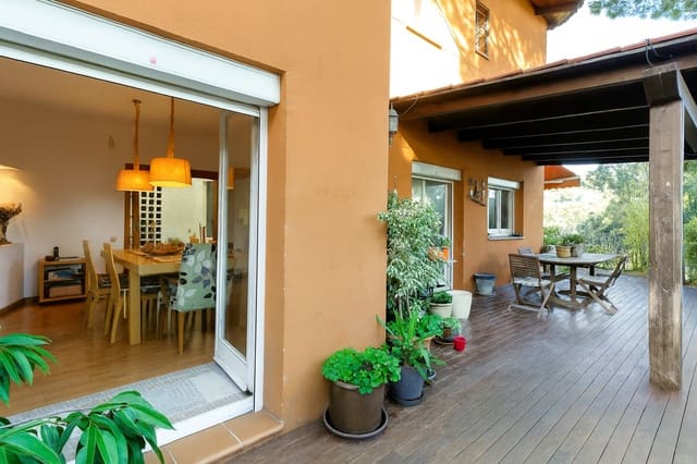 5 soverom Villa til salgs i Cabrils med svømmebasseng garasje - € 710 000 (Ref: 9386465)