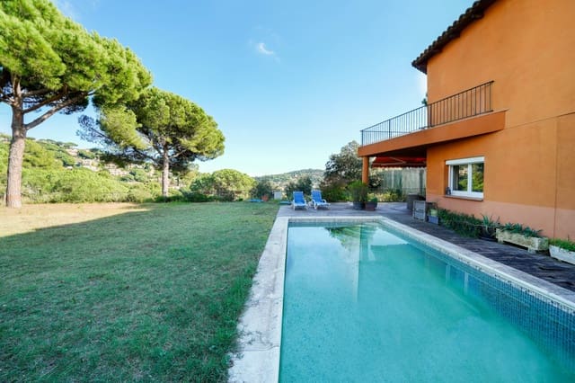 5 soverom Villa til salgs i Cabrils med svømmebasseng garasje - € 710 000 (Ref: 9386465)