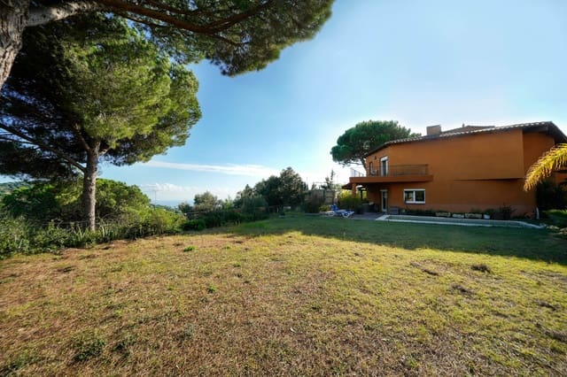 5 soverom Villa til salgs i Cabrils med svømmebasseng garasje - € 710 000 (Ref: 9386465)