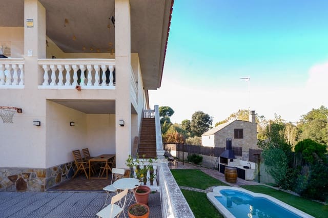 5 bedroom Villa for sale in Dosrius with pool garage - € 485,000 (Ref: 9399649)