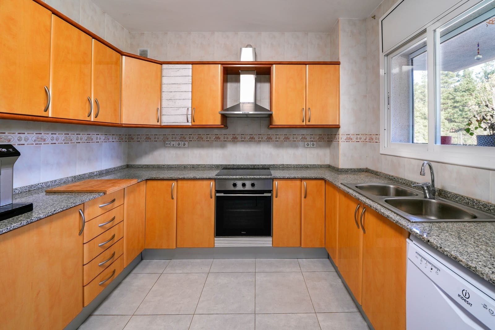 5 soverom Villa til salgs i Dosrius med svømmebasseng garasje - € 485 000 (Ref: 9399649)