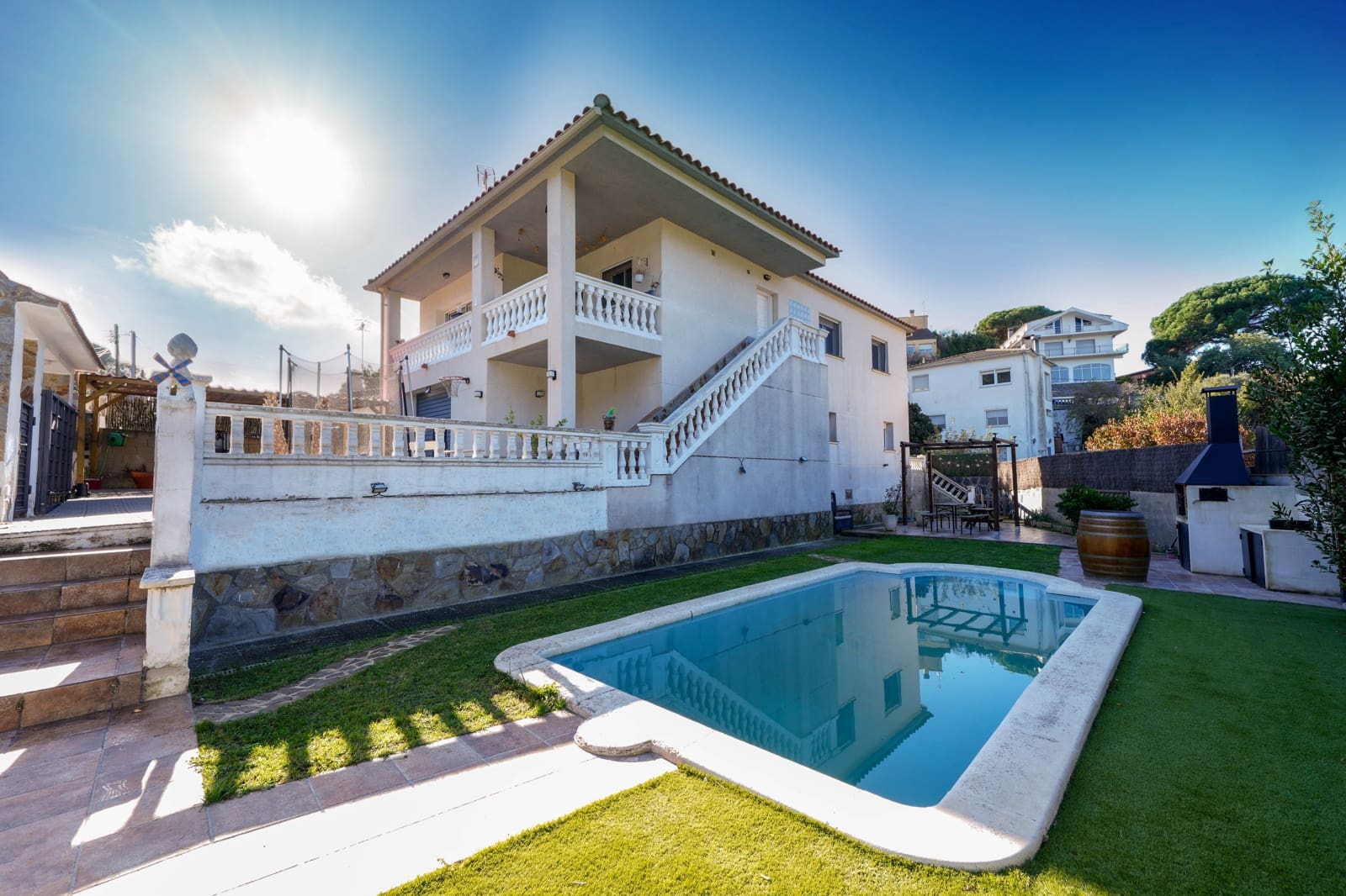 5 soverom Villa til salgs i Dosrius med svømmebasseng garasje - € 485 000 (Ref: 9399649)