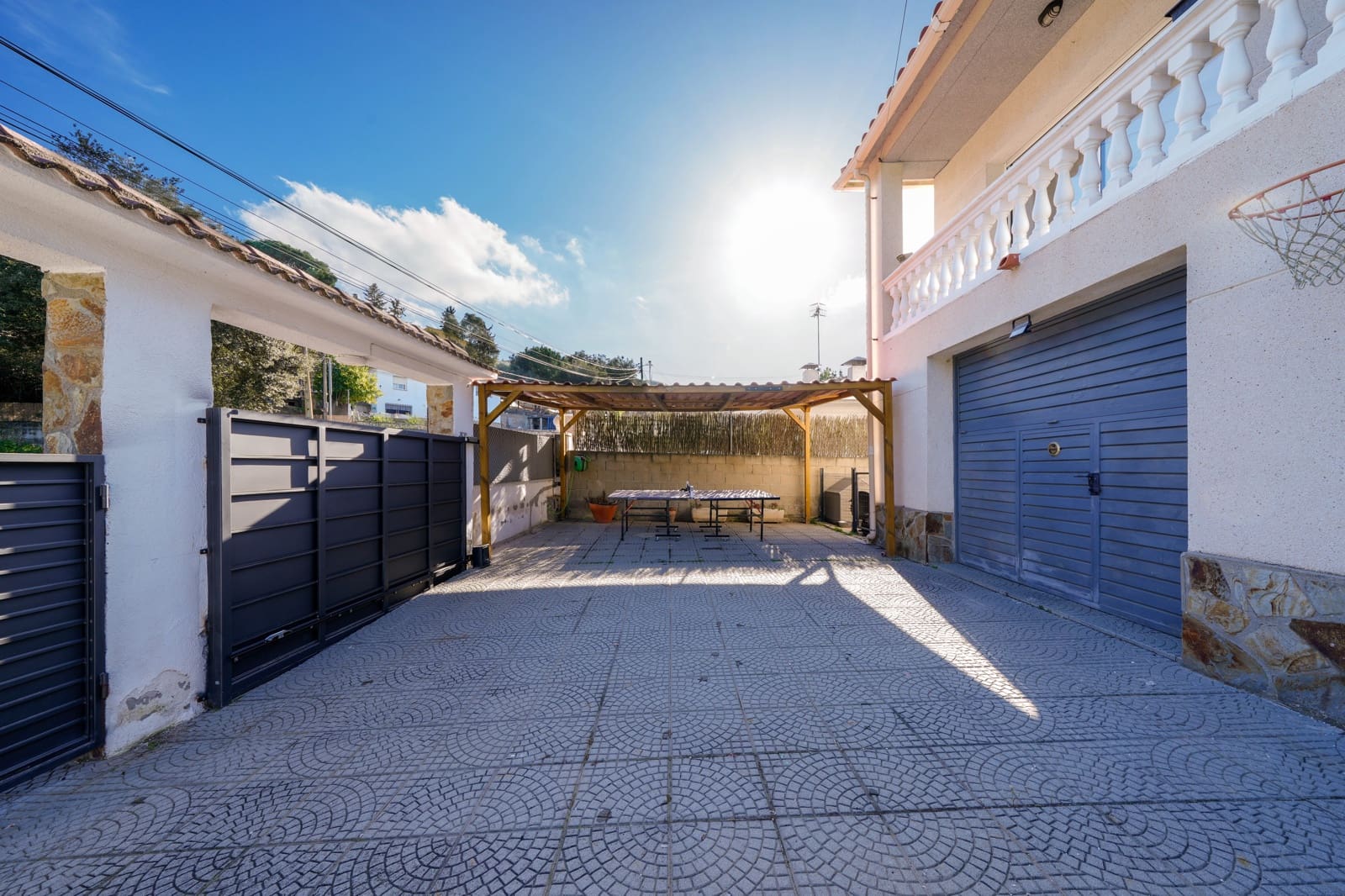 5 soverom Villa til salgs i Dosrius med svømmebasseng garasje - € 485 000 (Ref: 9399649)