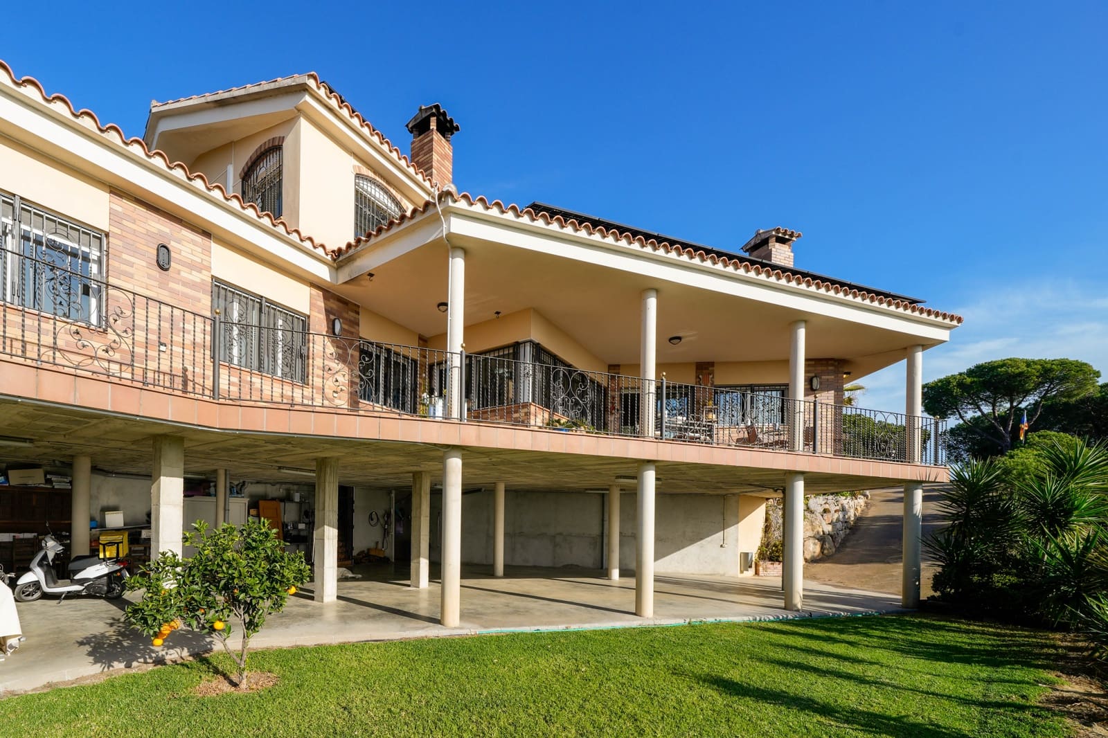 5 chambre Villa/Maison à vendre à Sant Pol de Mar avec piscine - 1 300 000 € (Ref: 9436090)