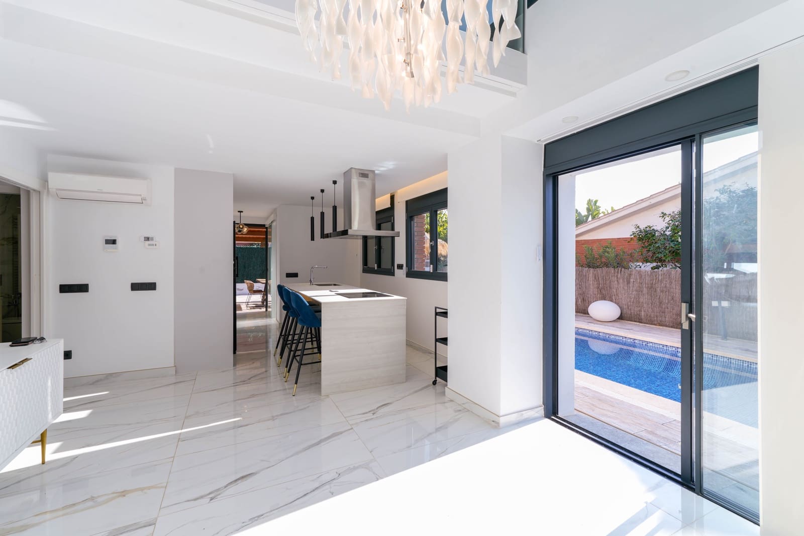 5 sypialnia Willa na sprzedaż w Canet de Mar z basenem garażem - 890 000 € (Ref: 9436091)