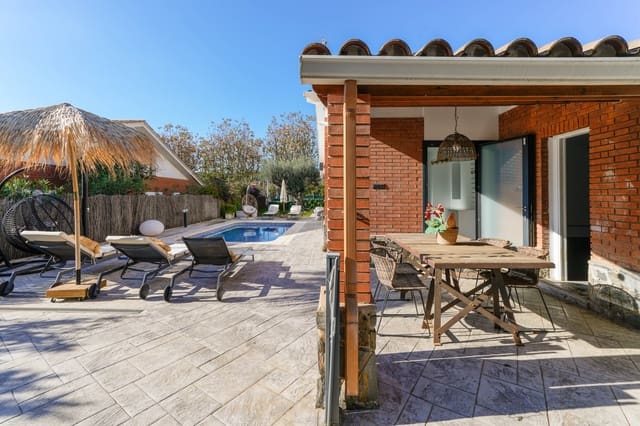 5 sypialnia Willa na sprzedaż w Canet de Mar z basenem garażem - 890 000 € (Ref: 9436091)