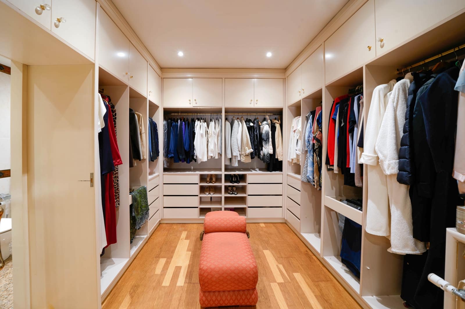 6 bedroom Villa for sale in Pineda de Mar with pool garage - € 1,880,000 (Ref: 9438145)