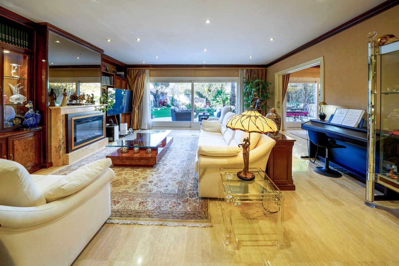 6 bedroom Villa for sale in Pineda de Mar with pool garage - € 1,880,000 (Ref: 9438145)