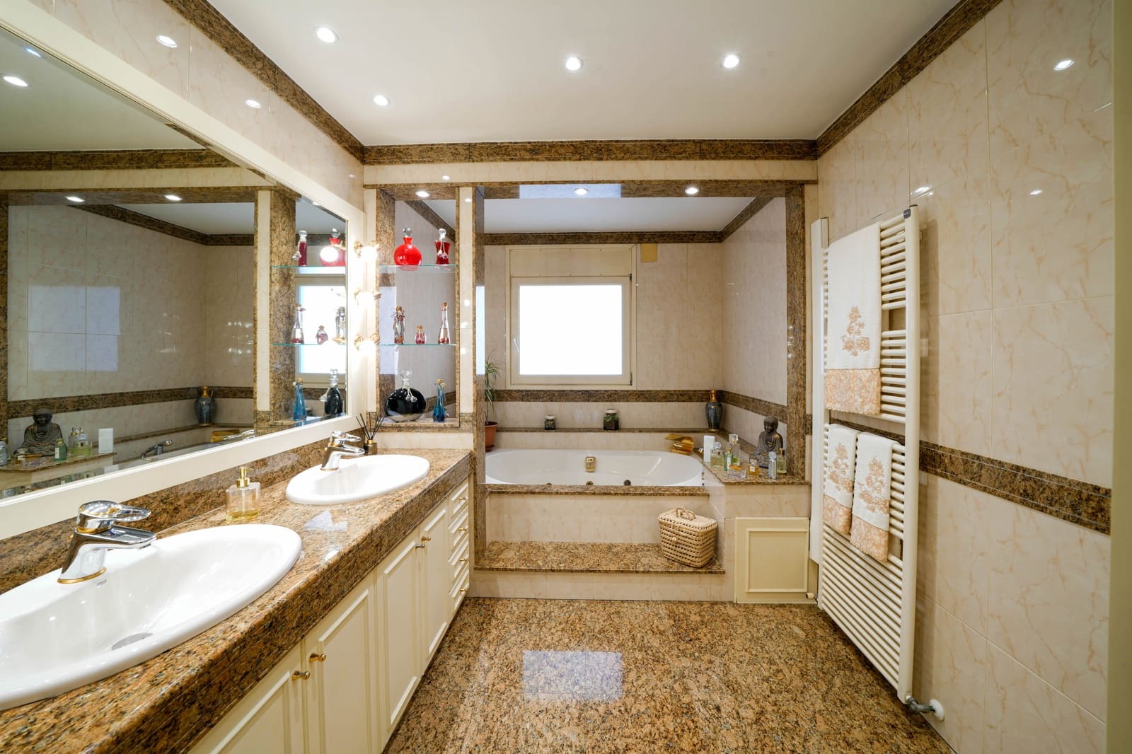 6 bedroom Villa for sale in Pineda de Mar with pool garage - € 1,880,000 (Ref: 9438145)