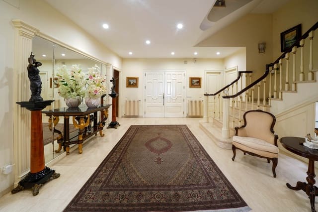 6 soveværelse Villa til salg i Pineda de Mar med swimmingpool garage - € 1.880.000 (Ref: 9438145)