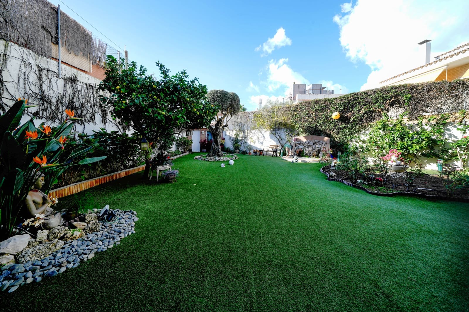 6 bedroom Villa for sale in Pineda de Mar with pool garage - € 1,880,000 (Ref: 9438145)