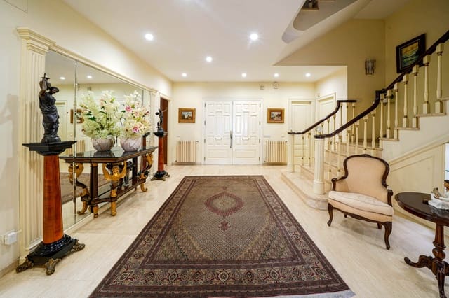 6 sovrum Villa till salu i Pineda de Mar med pool garage - 1 880 000 € (Ref: 9438145)