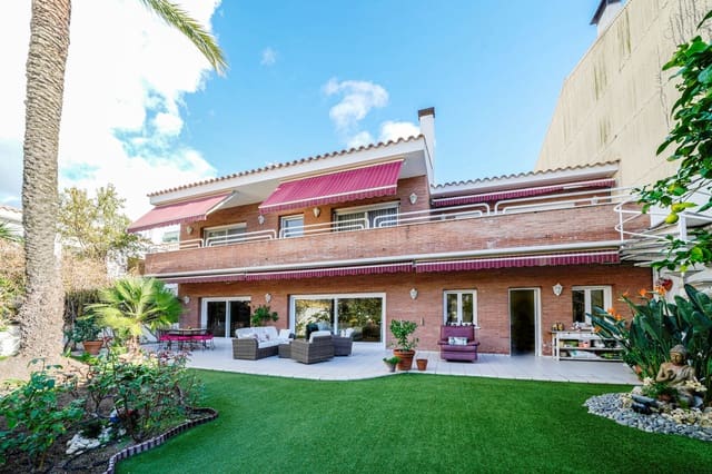 6 sovrum Villa till salu i Pineda de Mar med pool garage - 1 880 000 € (Ref: 9438145)