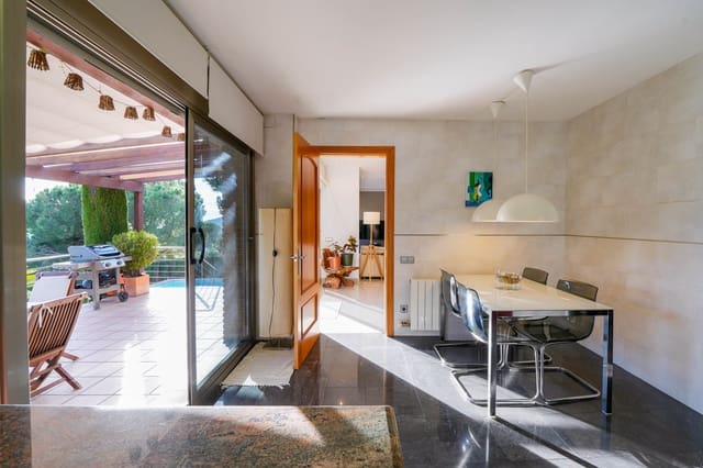 4 slaapkamer Villa te koop in Cabrils met zwembad garage - € 998.000 (Ref: 9444633)