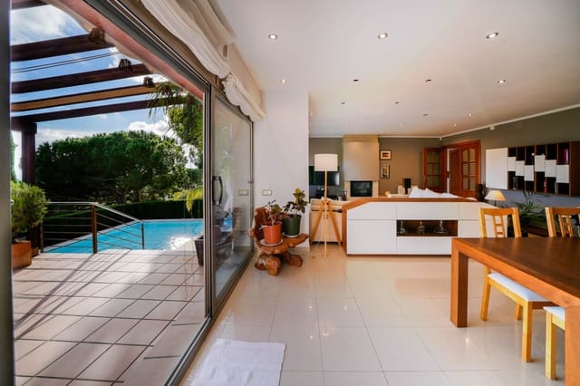 4 slaapkamer Villa te koop in Cabrils met zwembad garage - € 998.000 (Ref: 9444633)