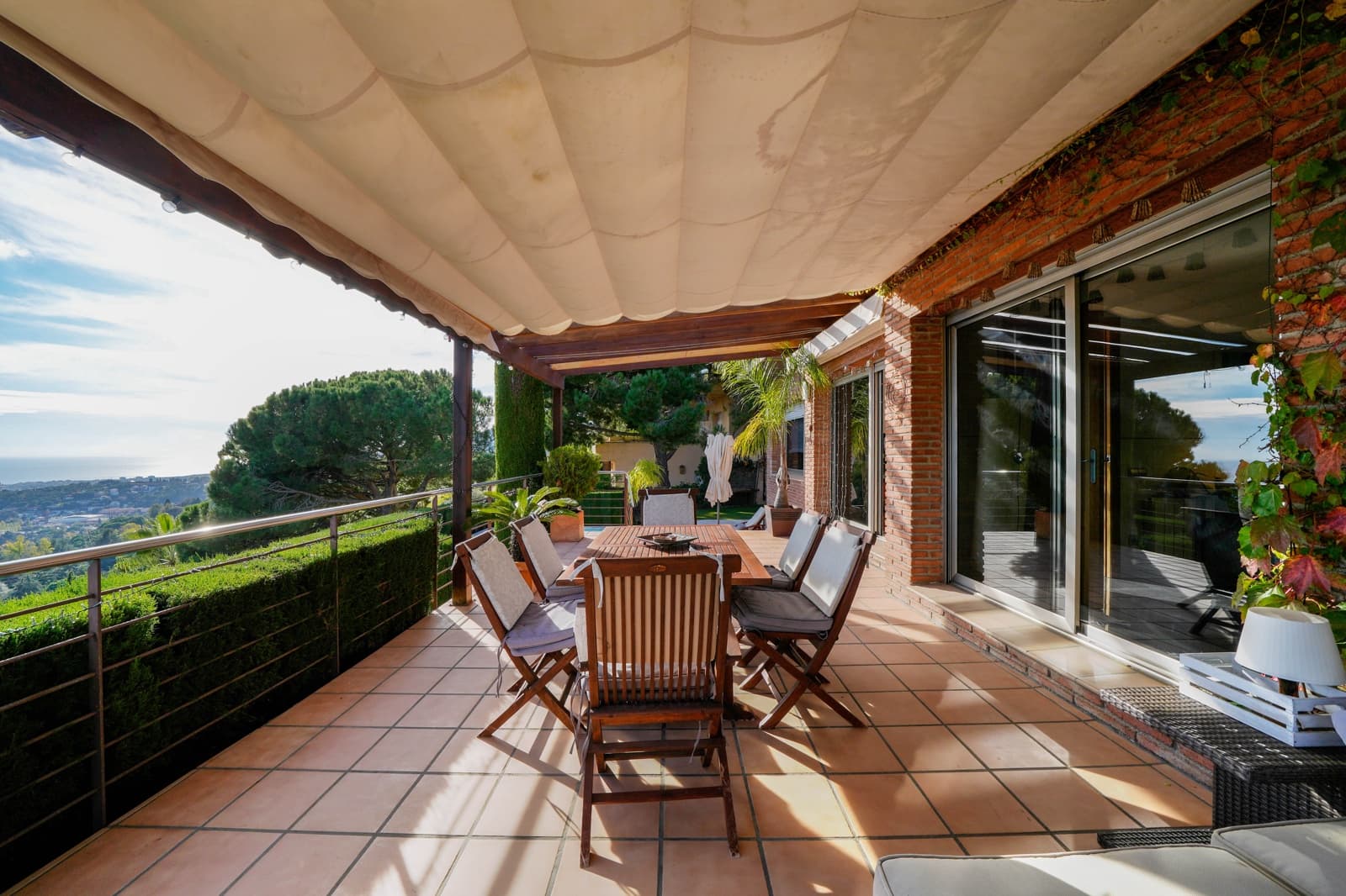 4 soverom Villa til salgs i Cabrils med svømmebasseng garasje - € 998 000 (Ref: 9444633)