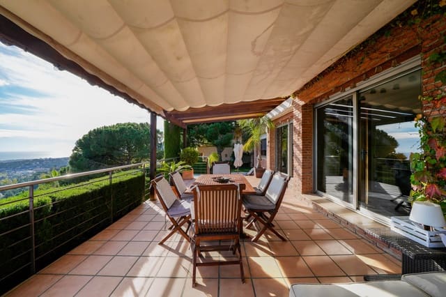 4 slaapkamer Villa te koop in Cabrils met zwembad garage - € 998.000 (Ref: 9444633)