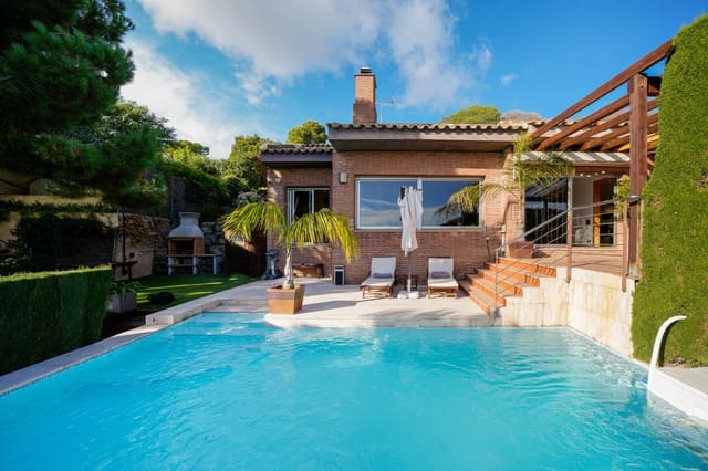 4 slaapkamer Villa te koop in Cabrils met zwembad garage - € 998.000 (Ref: 9444633)