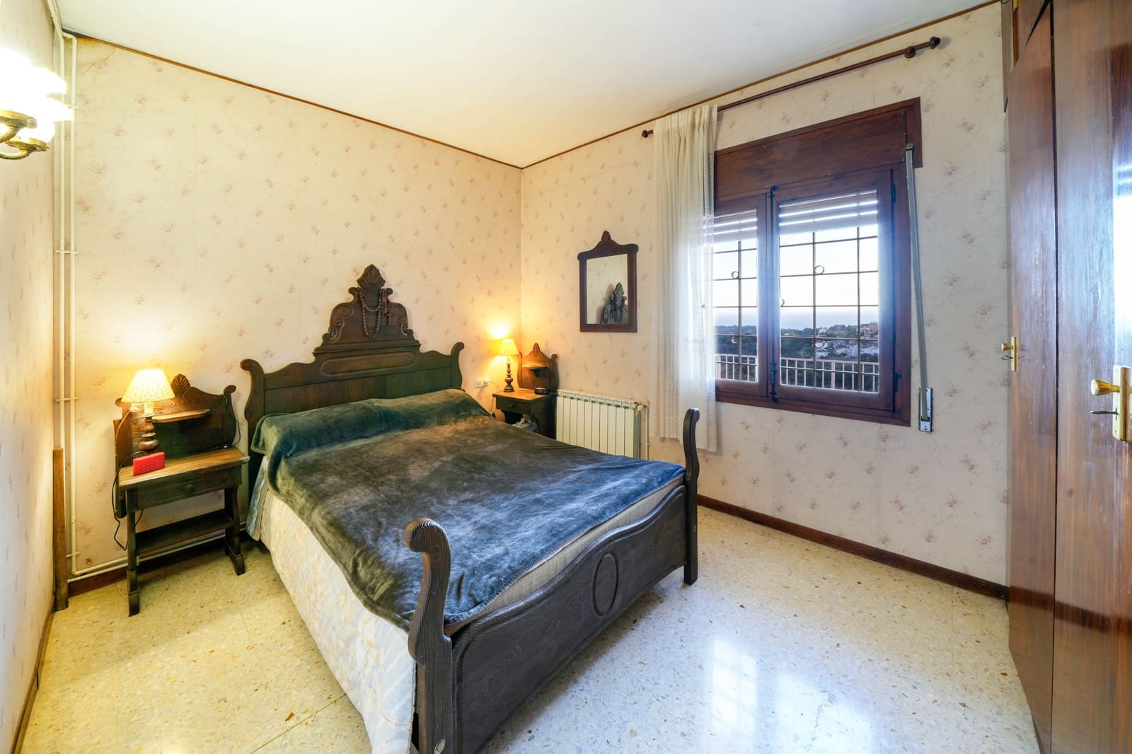 6 bedroom Villa for sale in Sant Cebria de Vallalta with garage - € 480,000 (Ref: 9446968)