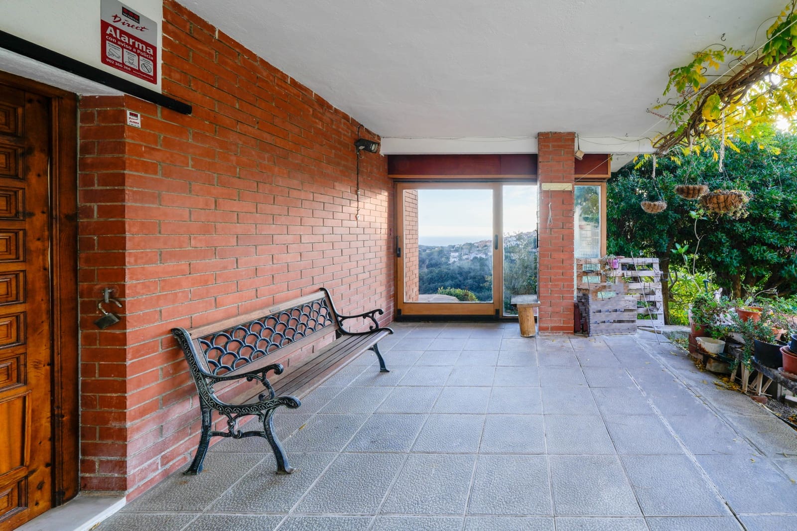 6 bedroom Villa for sale in Sant Cebria de Vallalta with garage - € 480,000 (Ref: 9446968)