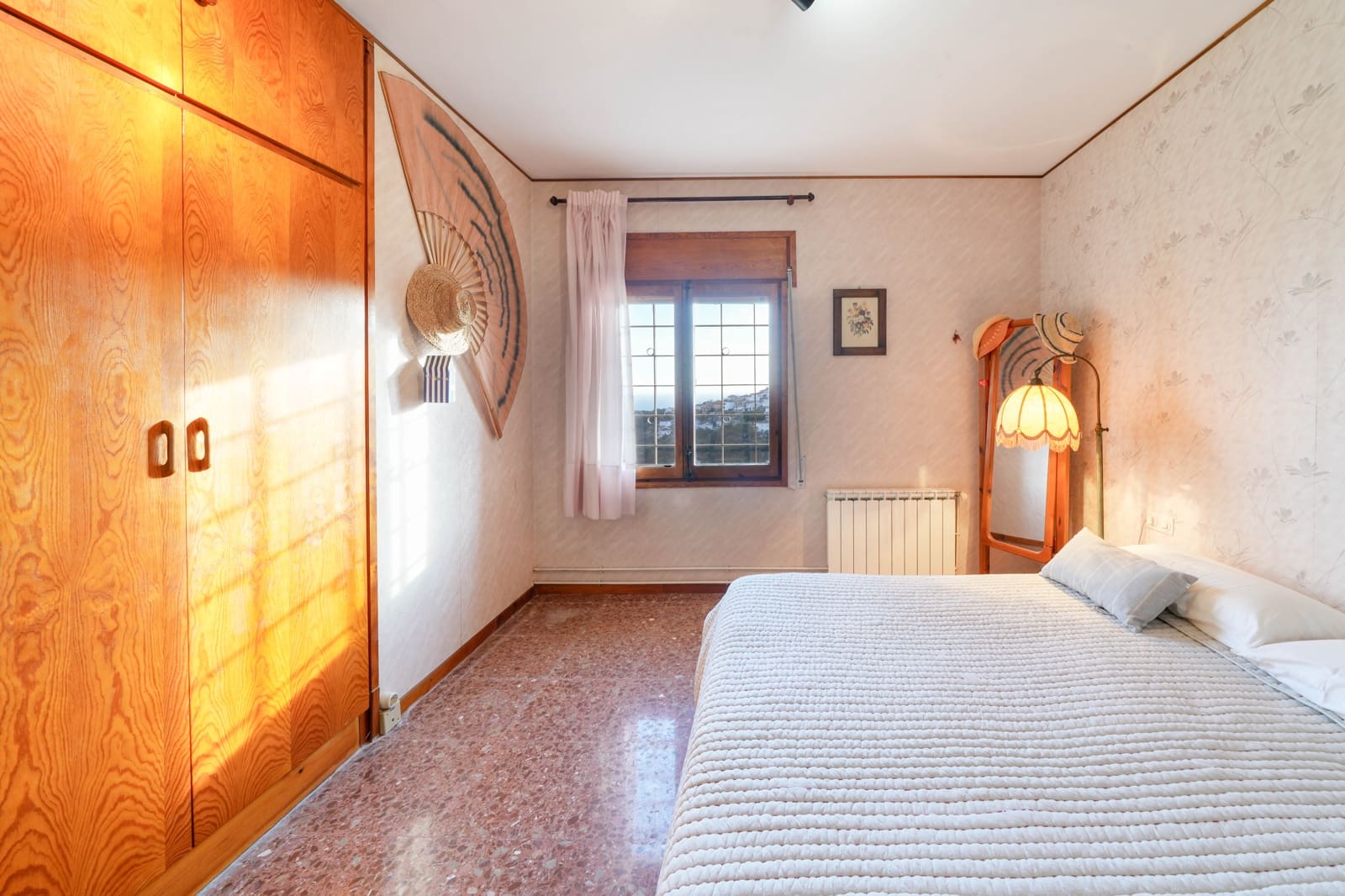 6 bedroom Villa for sale in Sant Cebria de Vallalta with garage - € 480,000 (Ref: 9446968)