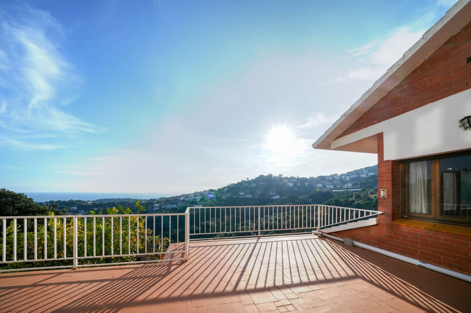 6 bedroom Villa for sale in Sant Cebria de Vallalta with garage - € 480,000 (Ref: 9446968)