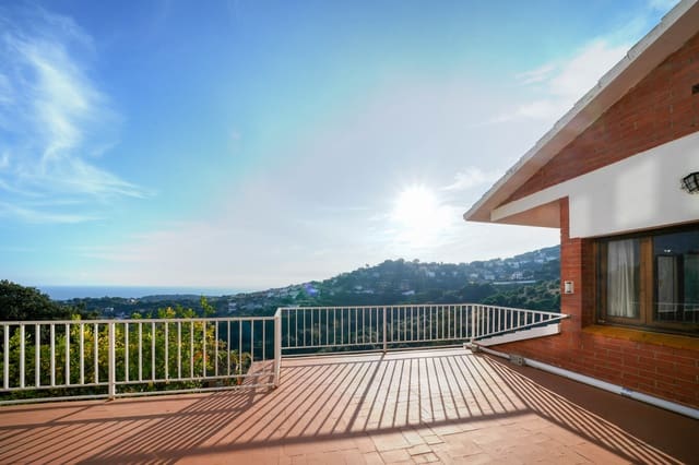 6 soverom Villa til salgs i Sant Cebrià de Vallalta med garasje - € 480 000 (Ref: 9446968)