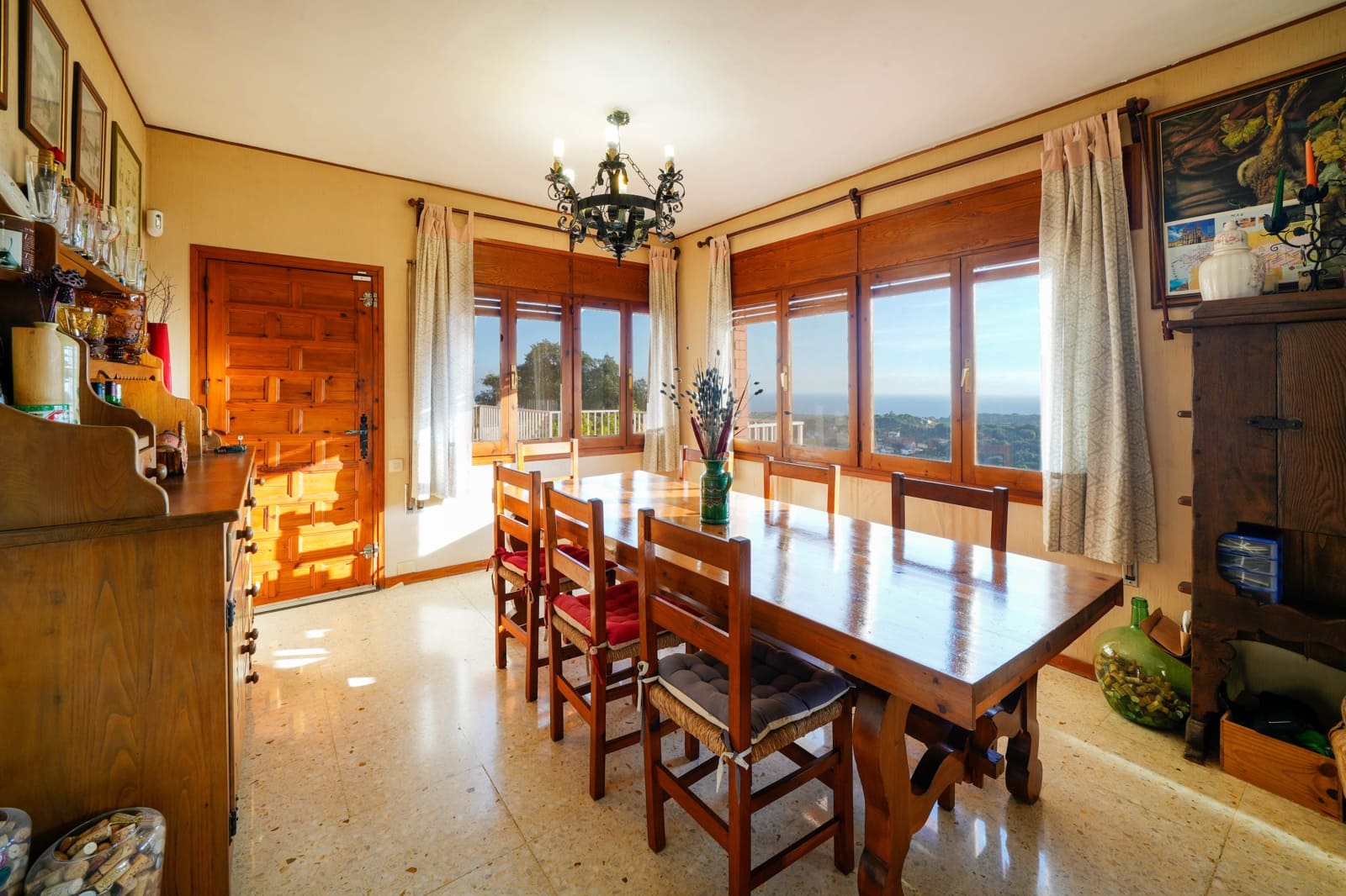 6 bedroom Villa for sale in Sant Cebria de Vallalta with garage - € 480,000 (Ref: 9446968)