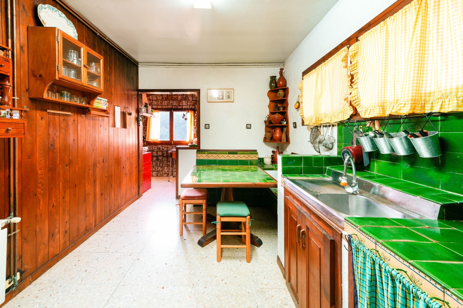 6 bedroom Villa for sale in Sant Cebria de Vallalta with garage - € 480,000 (Ref: 9446968)