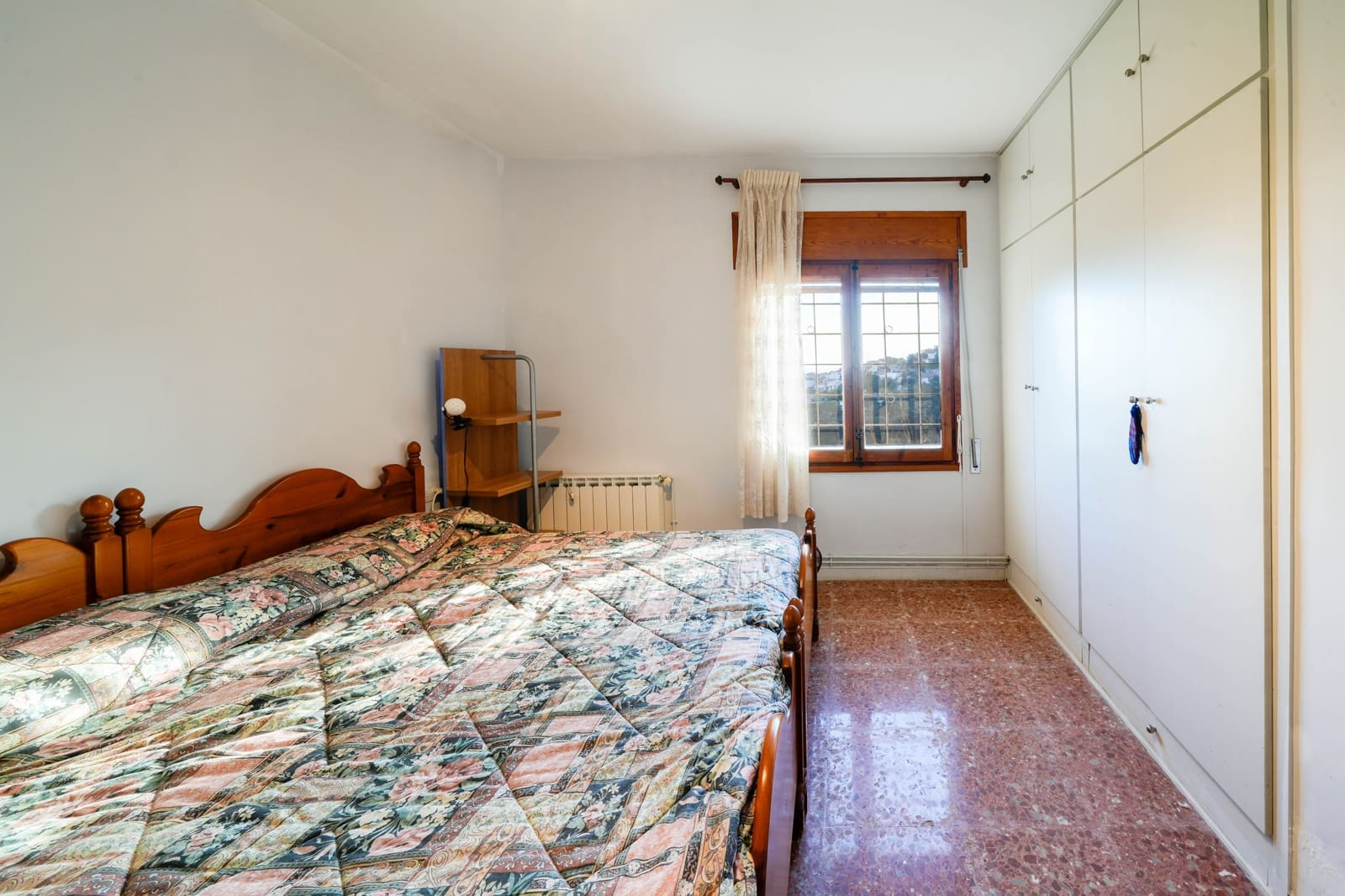 6 bedroom Villa for sale in Sant Cebria de Vallalta with garage - € 480,000 (Ref: 9446968)