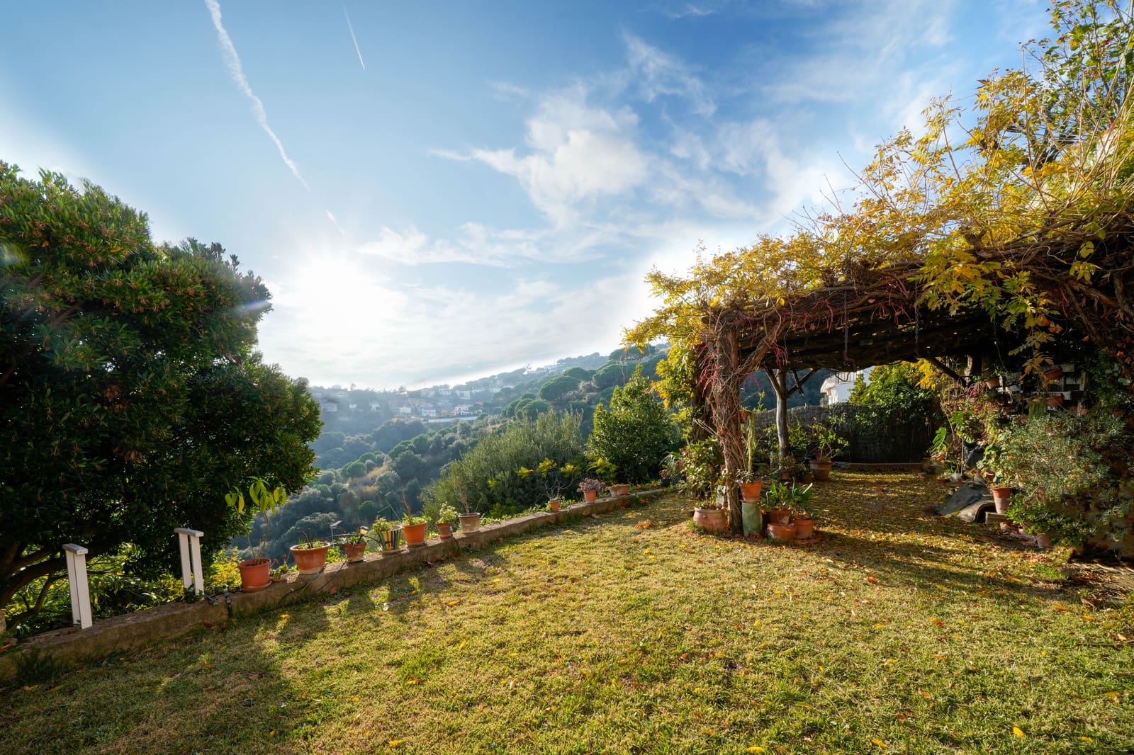 6 bedroom Villa for sale in Sant Cebria de Vallalta with garage - € 480,000 (Ref: 9446968)