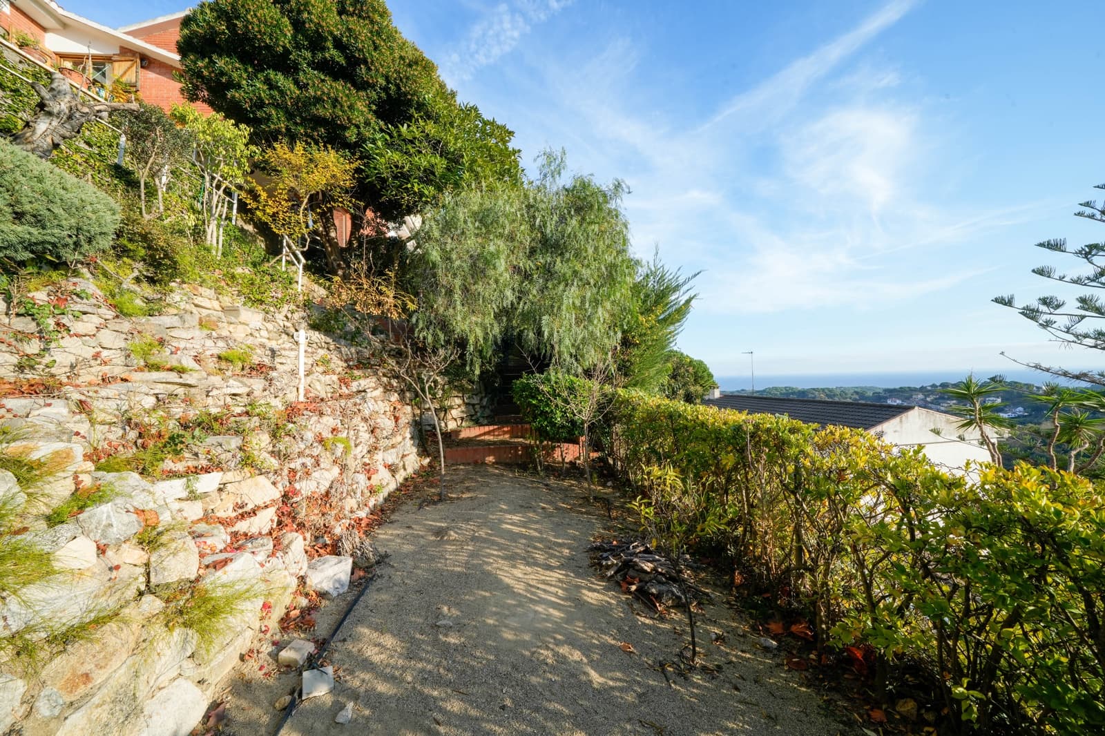 6 bedroom Villa for sale in Sant Cebria de Vallalta with garage - € 480,000 (Ref: 9446968)