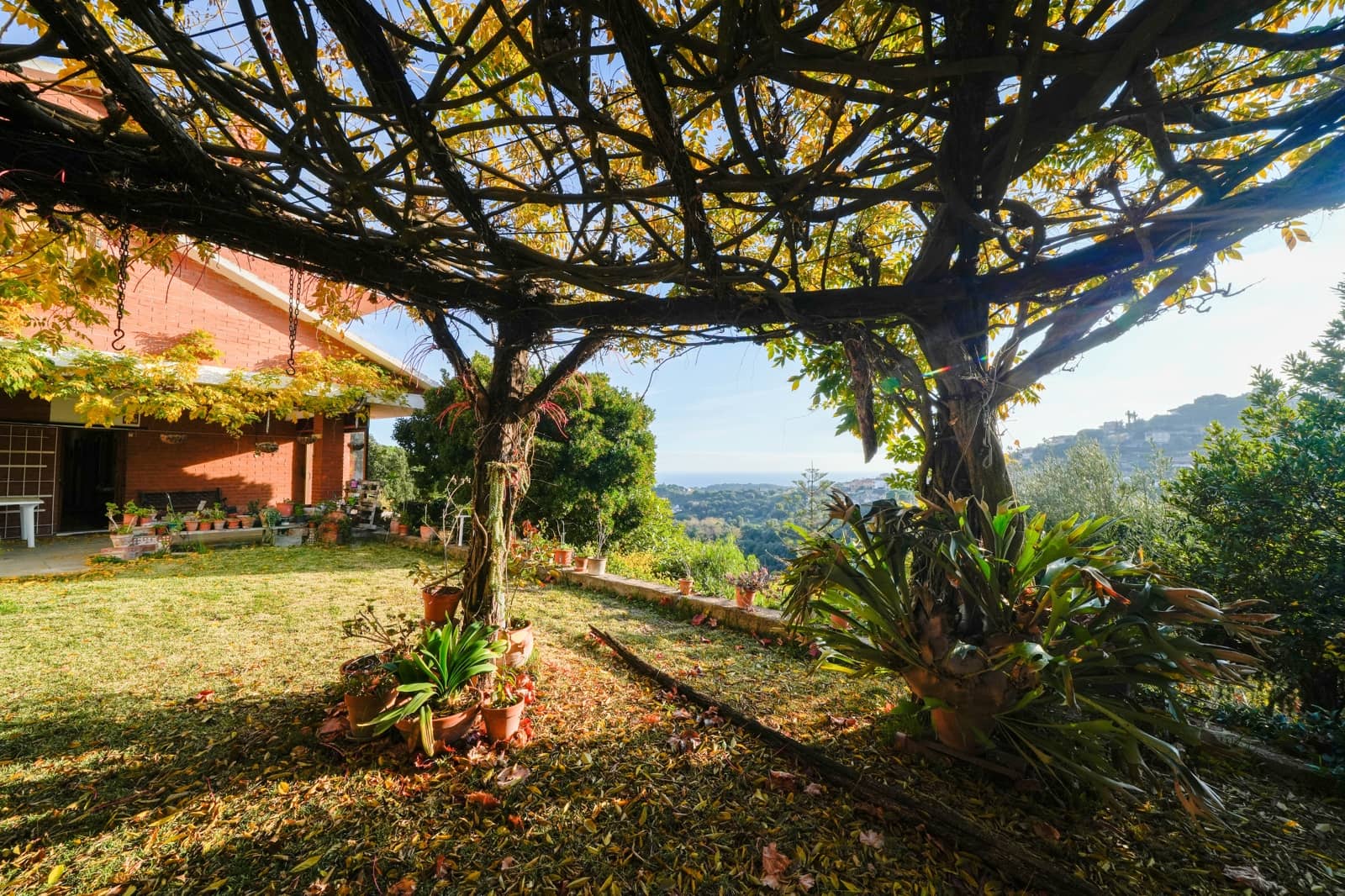 6 bedroom Villa for sale in Sant Cebria de Vallalta with garage - € 480,000 (Ref: 9446968)