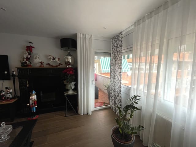 3 soveværelse Lejlighed til salg i Arenys de Mar - € 310.000 (Ref: 9459650)