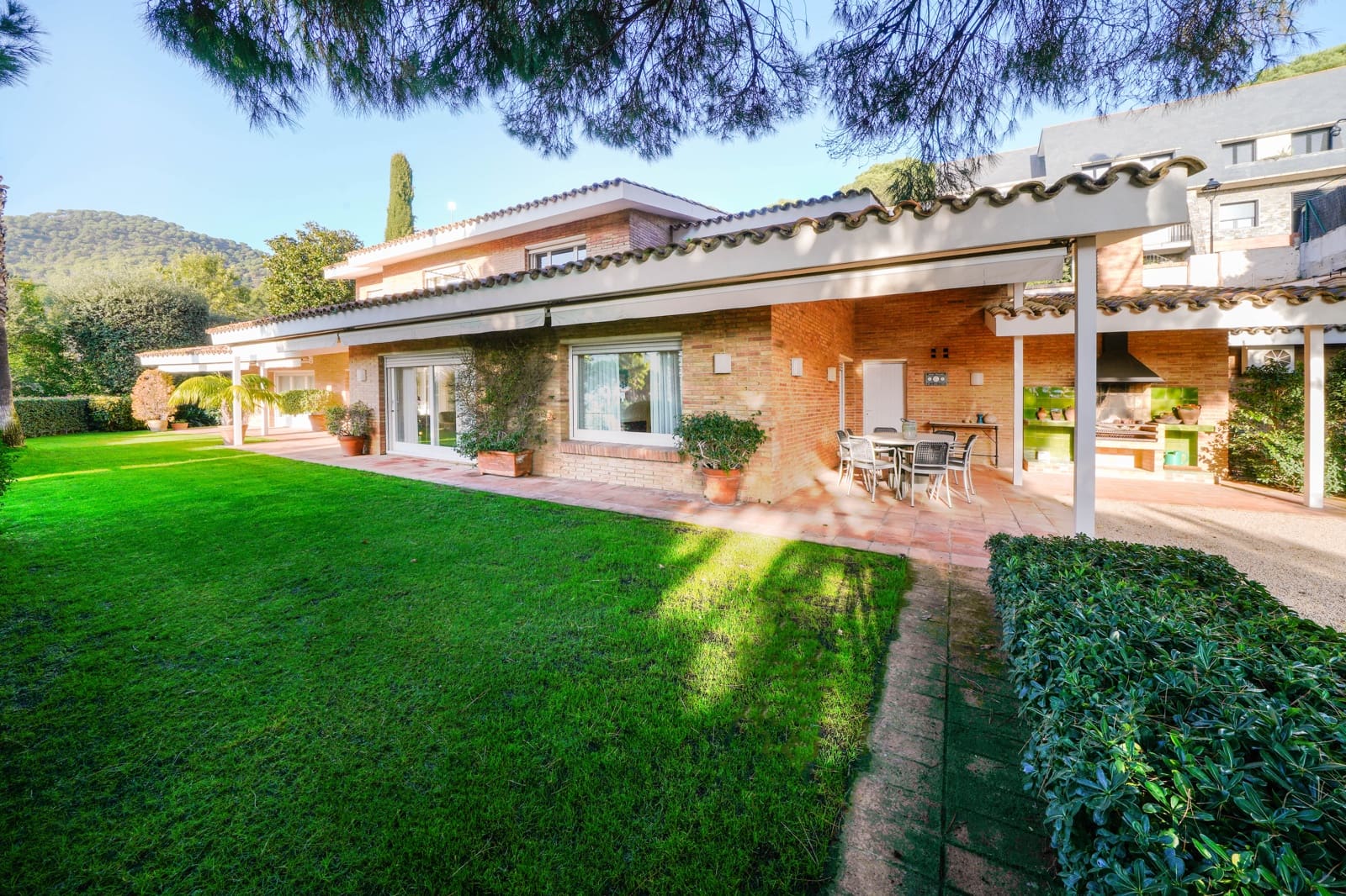 6 chambre Villa/Maison à vendre à Premia de Dalt avec piscine garage - 1 650 000 € (Ref: 9470121)