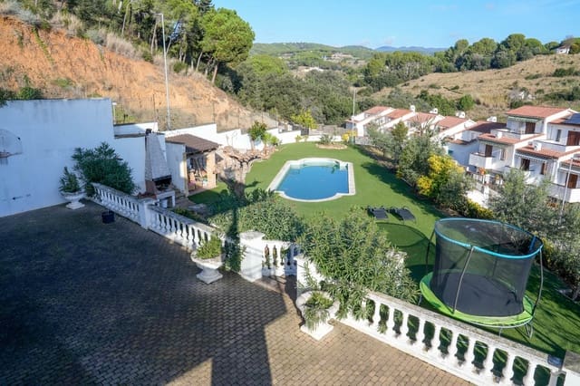 5 soverom Villa til salgs i Arenys de Mar - € 795 000 (Ref: 9473351)